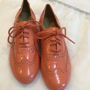 Lace up shoe